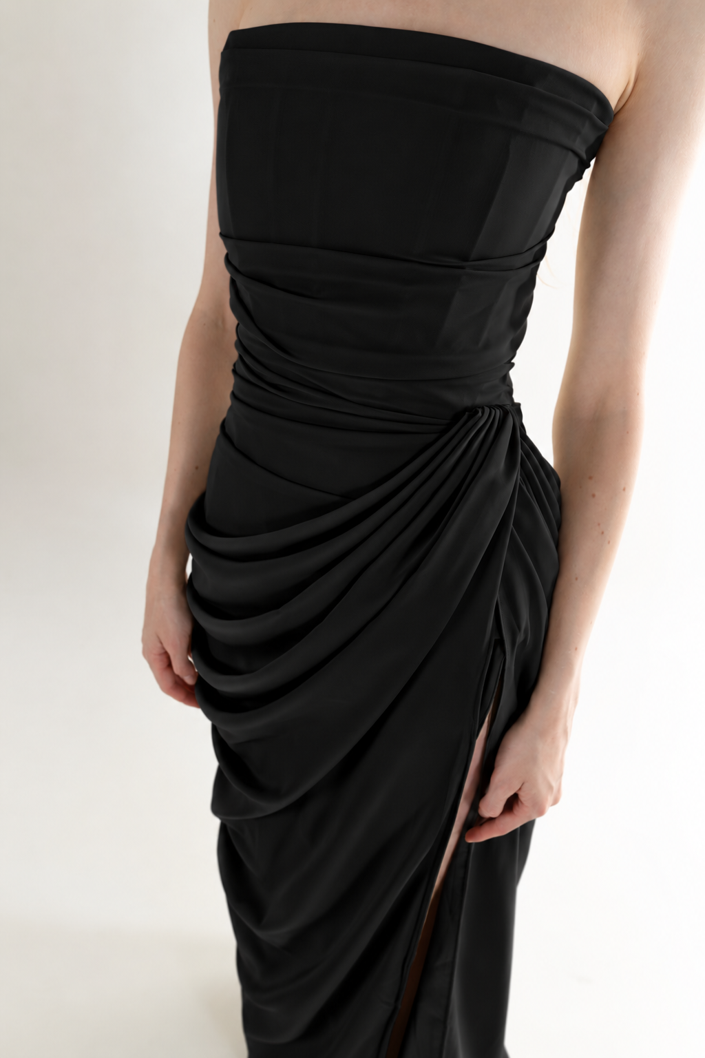 EMILIA Black